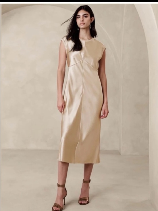 Banana Republic Dresses & Skirts - NWT BANANA REPUBLIC CLAUDETTE SILK MIDI DRESS SIZE SMALL